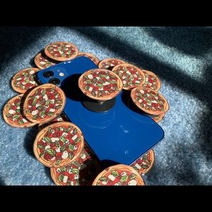 Pizza phone grip